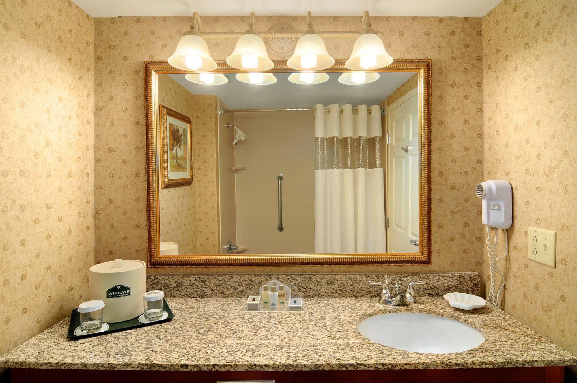 Holiday Inn Cleveland By Ihg Εξωτερικό φωτογραφία