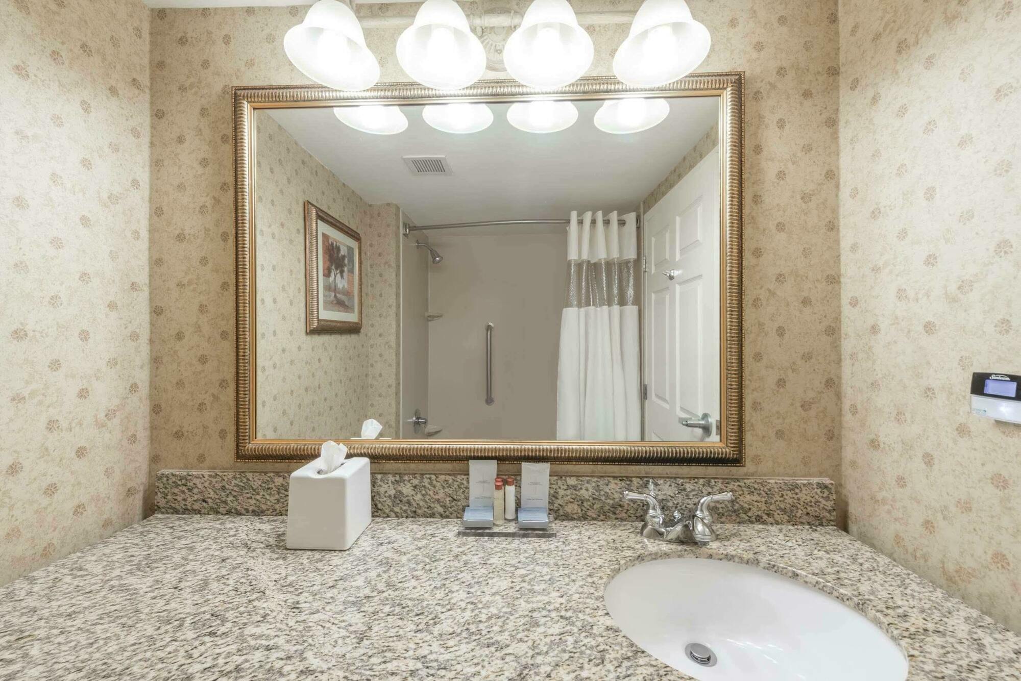 Holiday Inn Cleveland By Ihg Εξωτερικό φωτογραφία